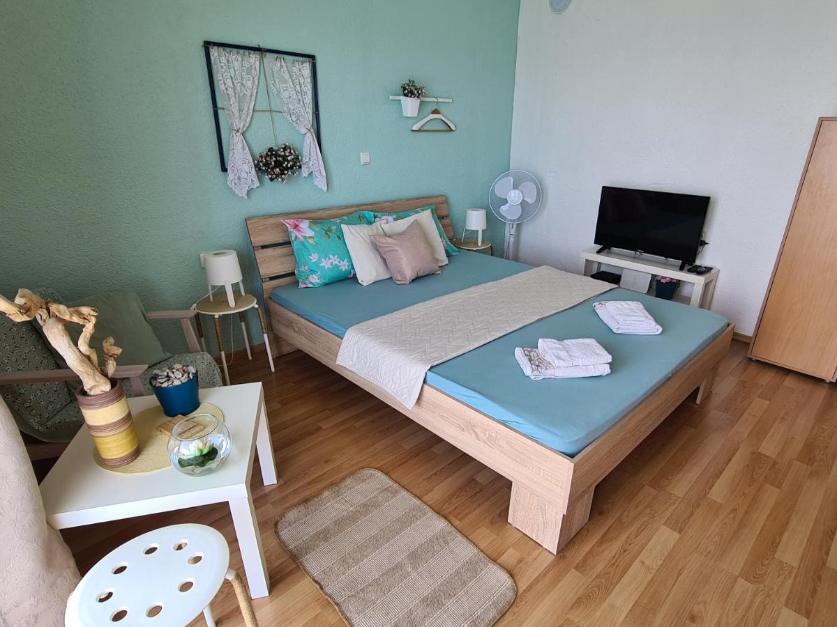 Apartmani Rustik ตริเปย์ซา ภายนอก รูปภาพ