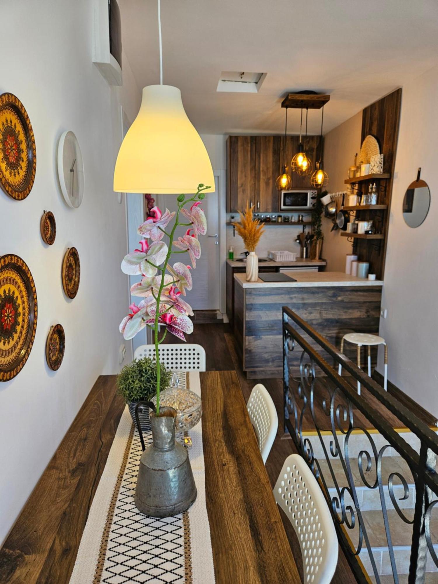 Apartmani Rustik ตริเปย์ซา ภายนอก รูปภาพ