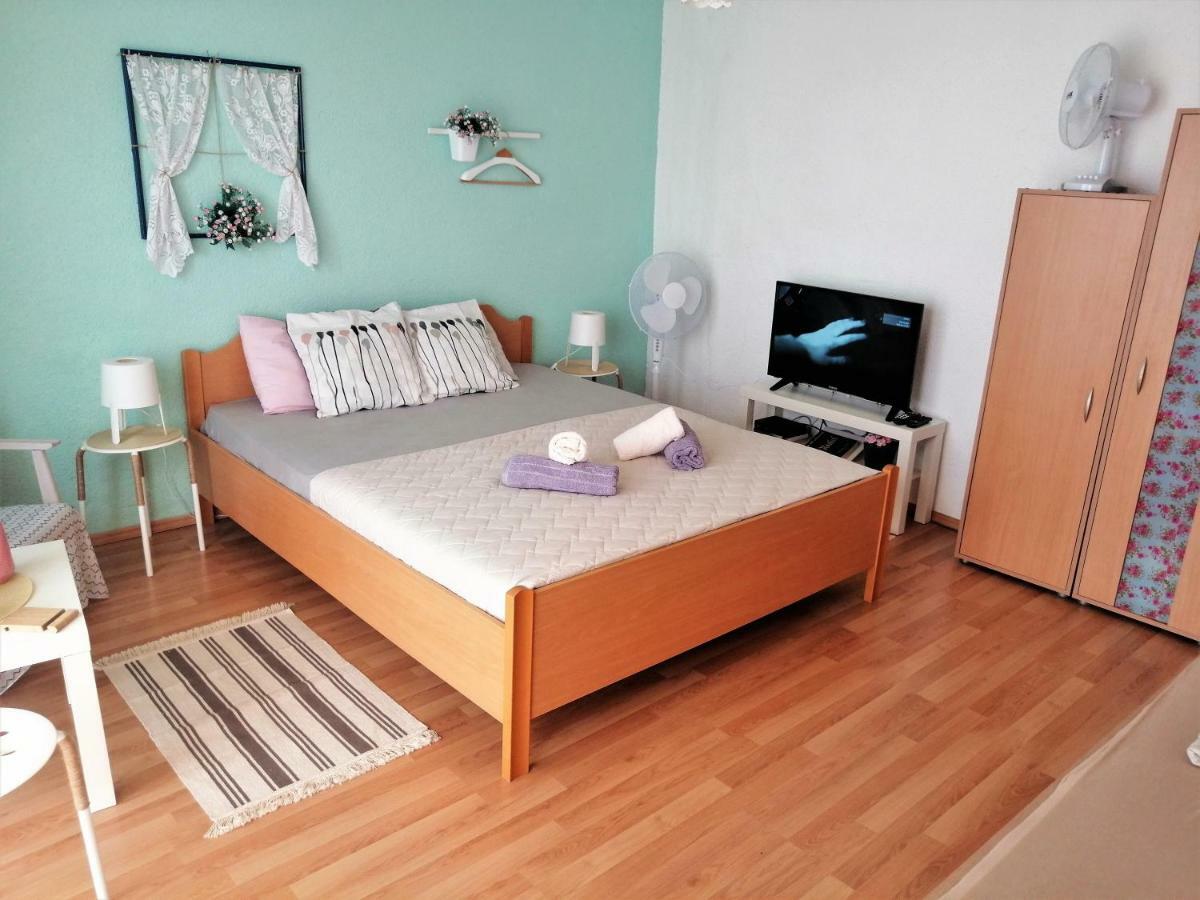 Apartmani Rustik ตริเปย์ซา ภายนอก รูปภาพ